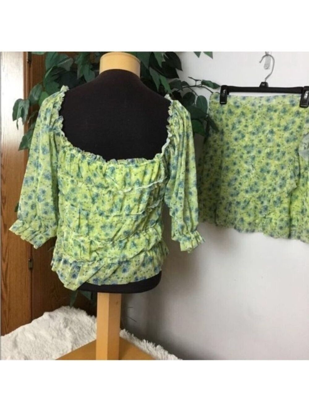 SO faux wrap skirt & on/off shoulder set Woman’s Juniors size XL floral - Picture 10 of 12